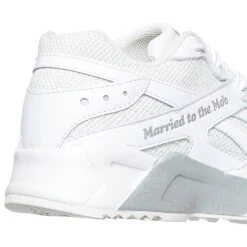 Reebok Aztrek X Married To The Mob Aztrek Femmes Sneakers EF7374 -Sportif Vêtements Magasin EF7374 4 1280x1280