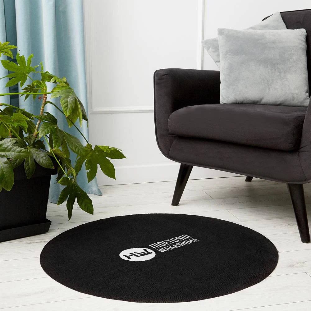 HIDETOSHI WAKASHIMA "Osaka" Tapis ⌀ 75cm Noir 3 HIDETOSHI WAKASHIMA "Osaka" Tapis ⌀ 75cm Noir – Image 3